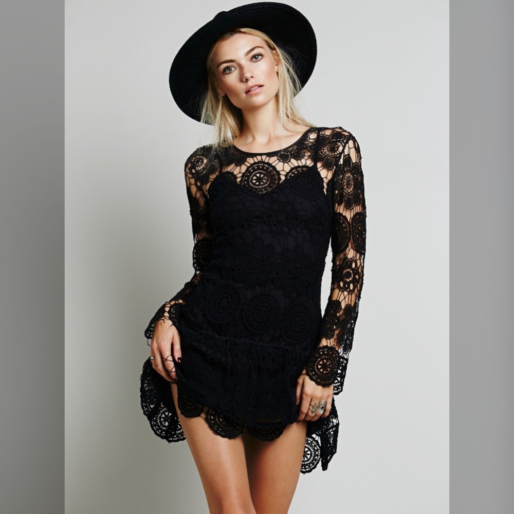 Preowned  Free People black crochet with love dress
